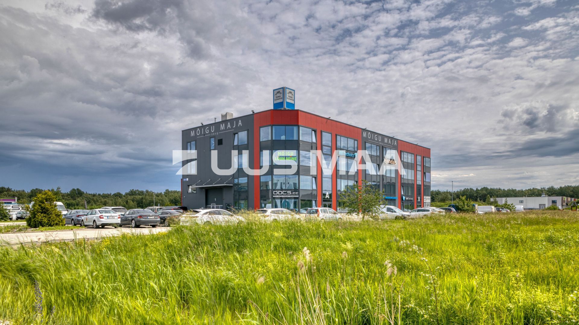 Uus Maa Pluss
