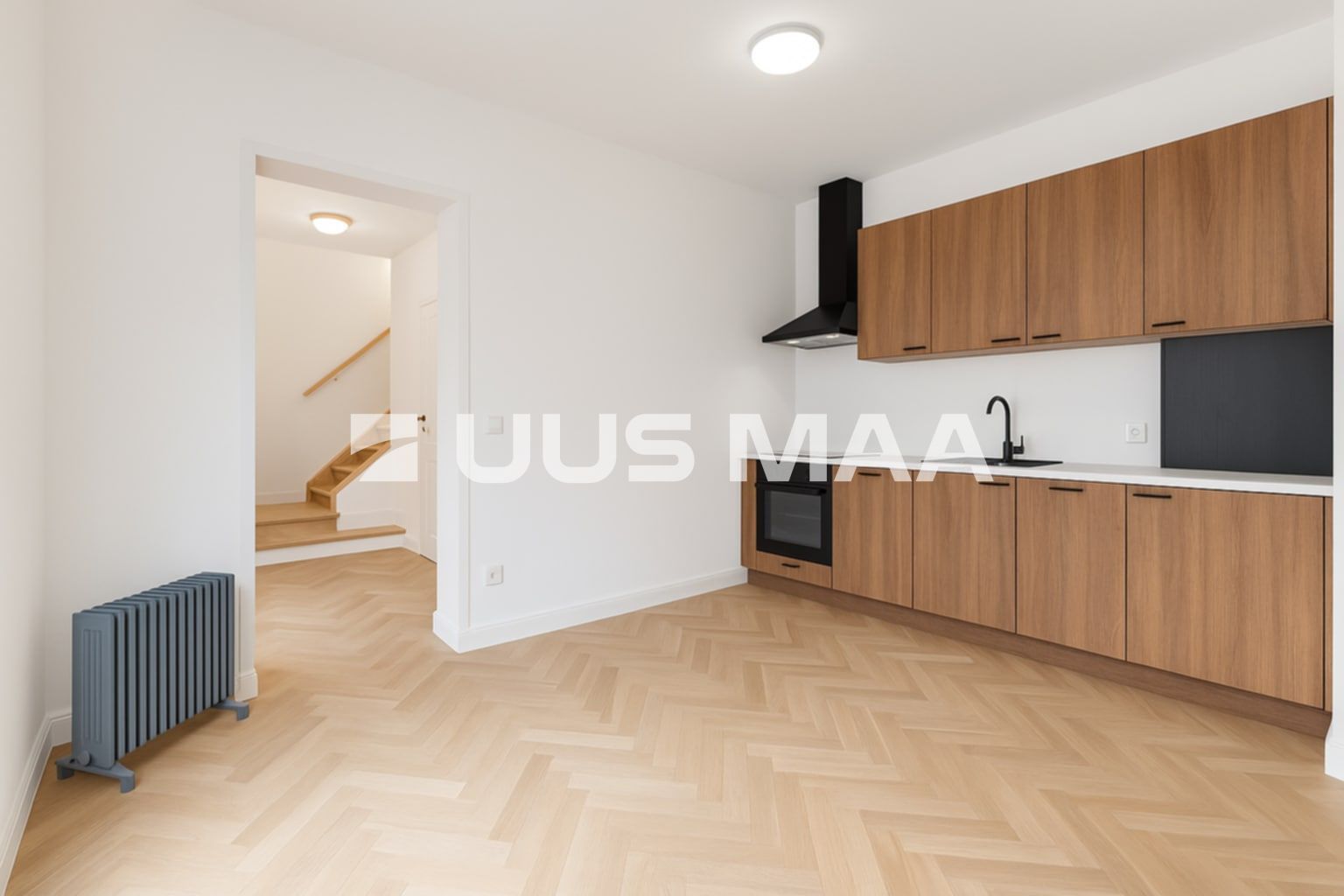 Uus Maa Pluss