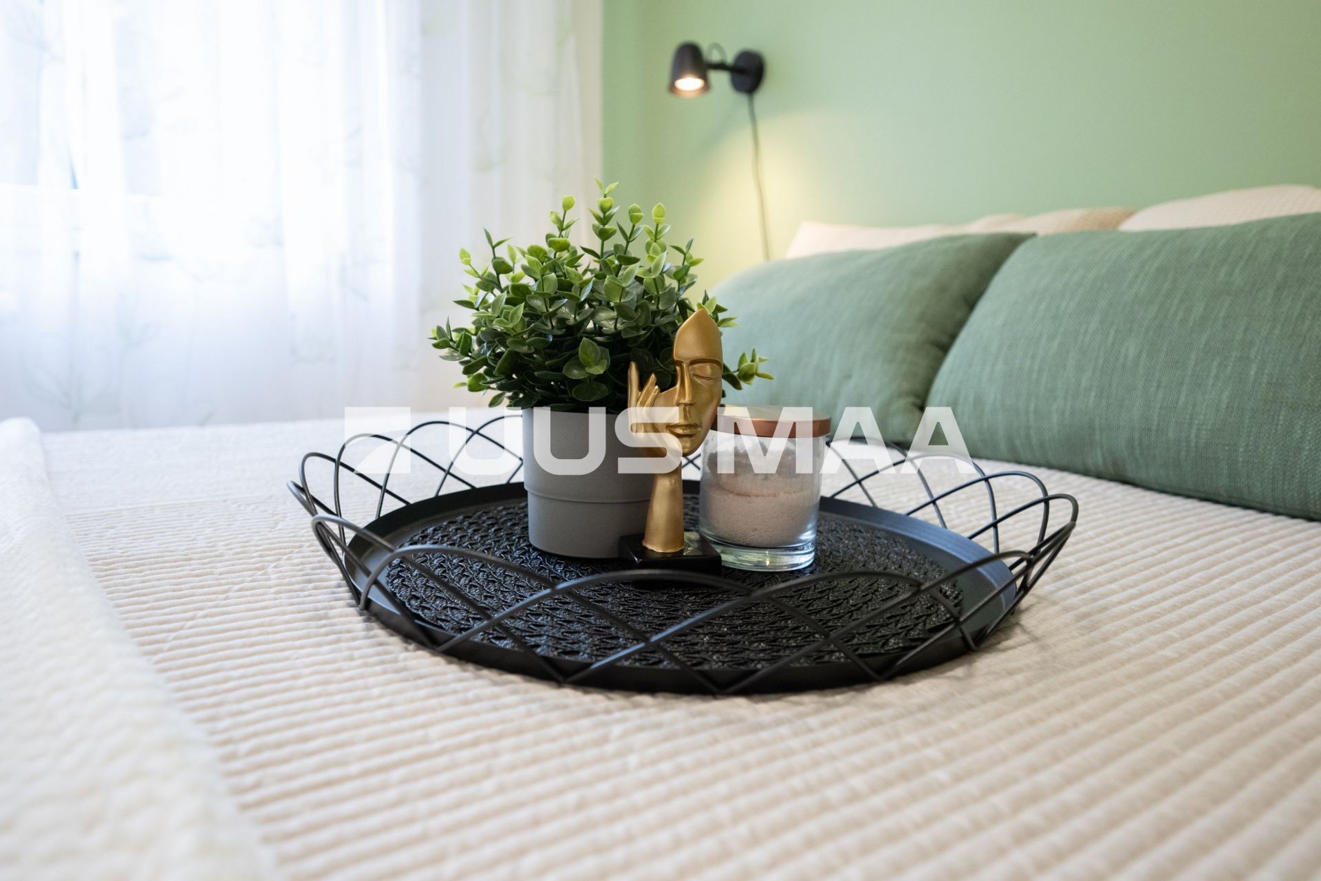 Uus Maa Pluss