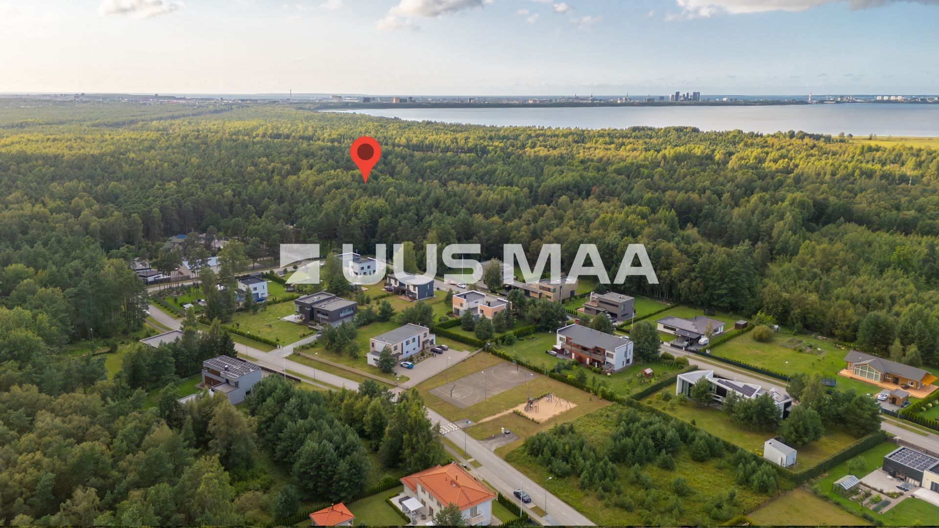 Uus Maa Pluss