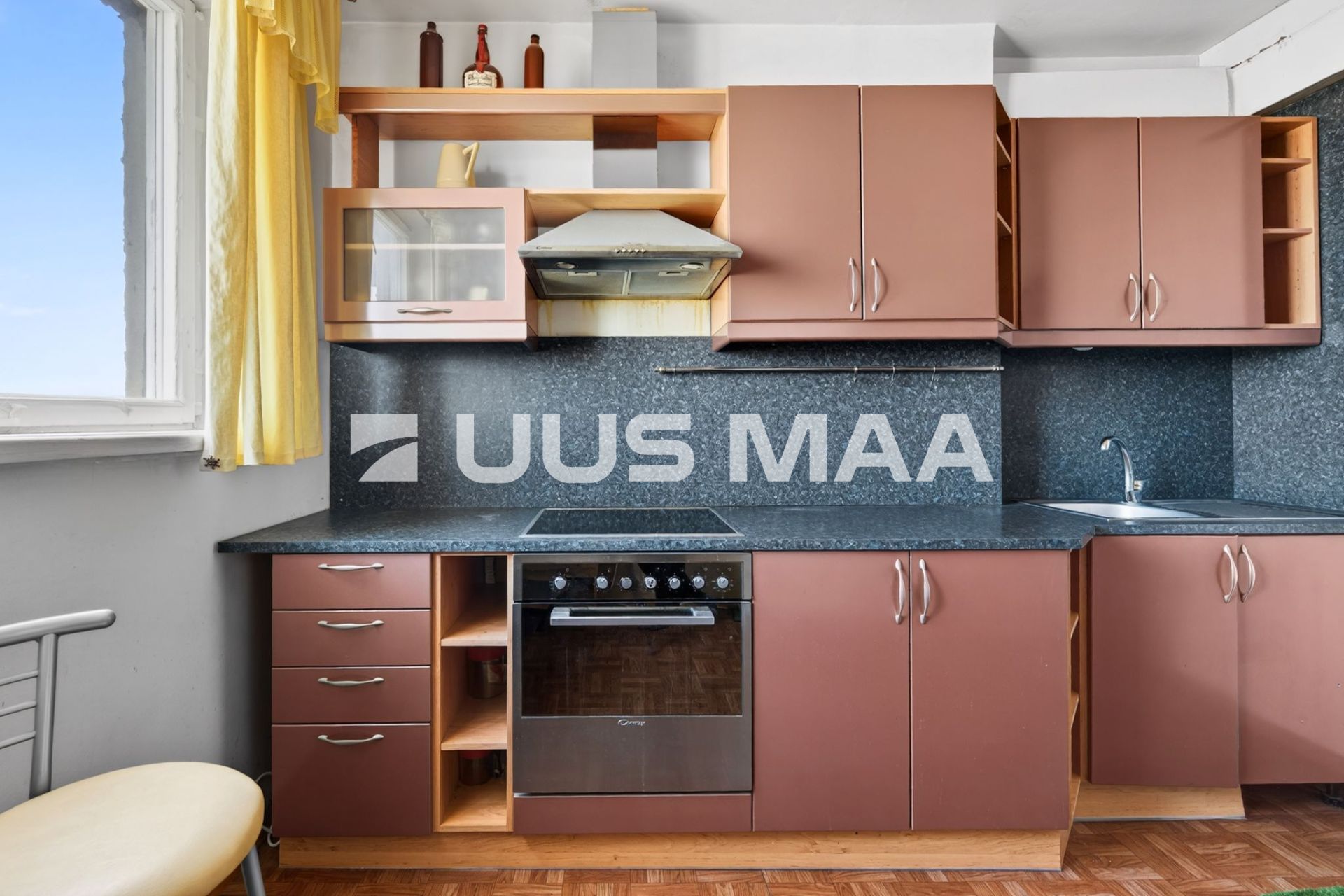 Uus Maa Pluss