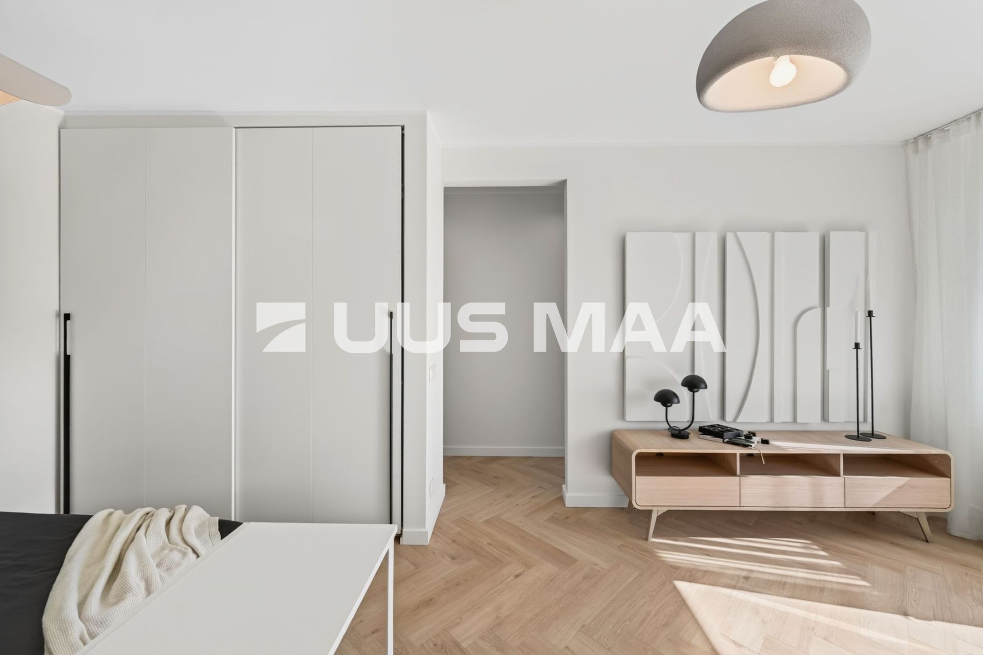 Uus Maa Pluss
