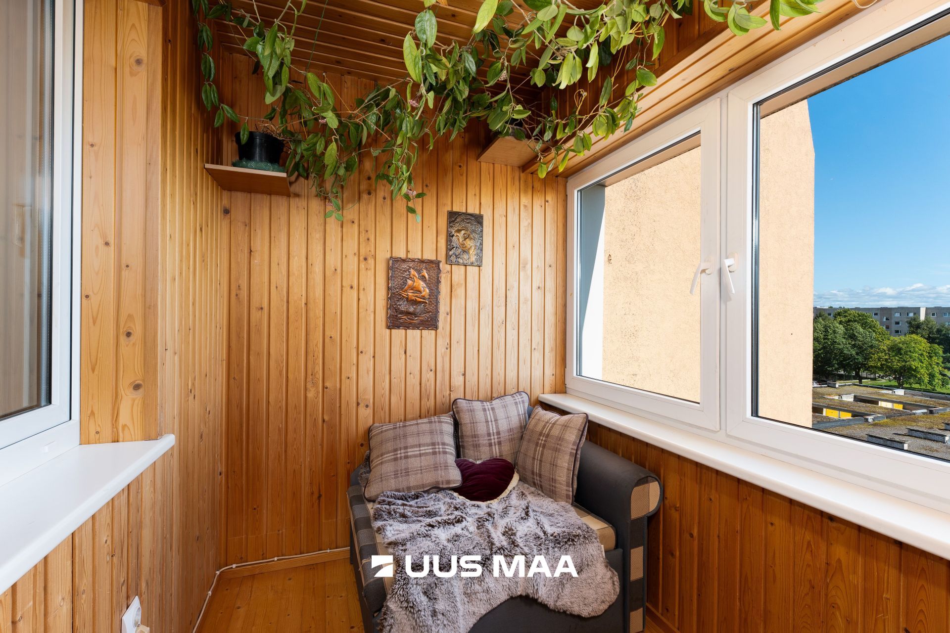 Uus Maa Pluss
