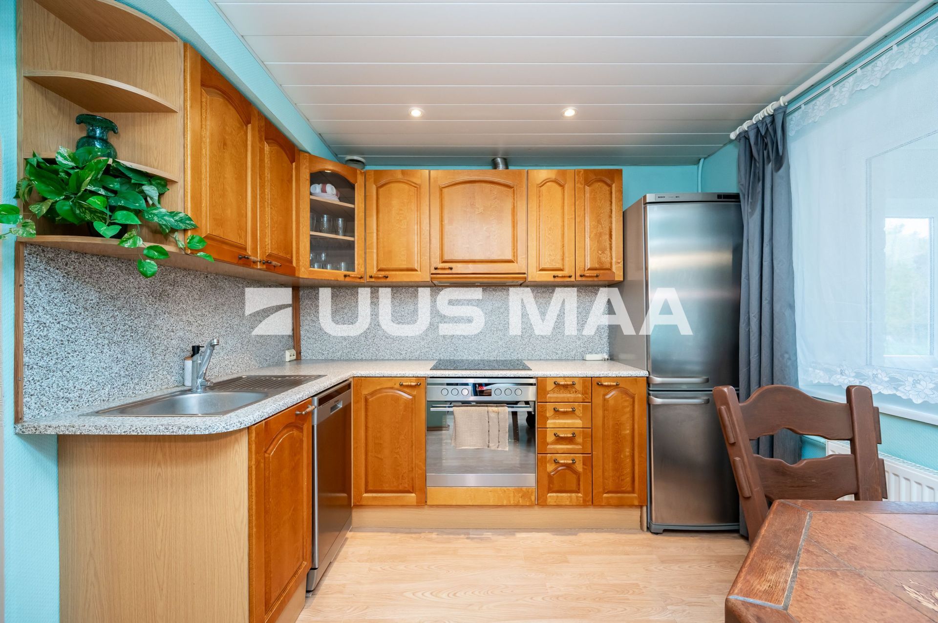 Uus Maa Pluss